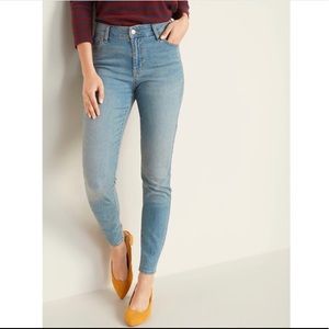 Mid-Rise Super Skinny Jeans